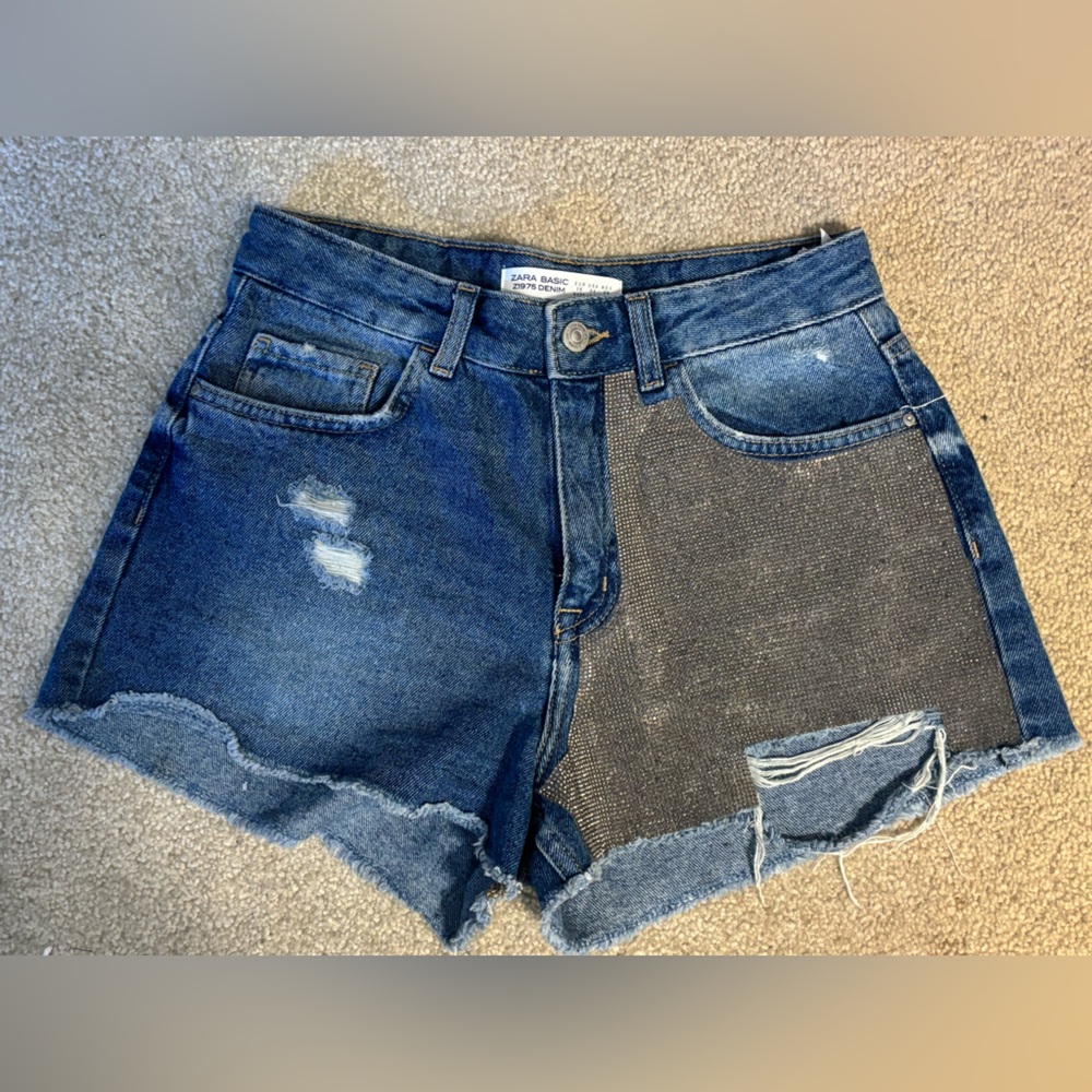 Zara Basic Denim shorts Sequin Beaded Details Size 4 EUC